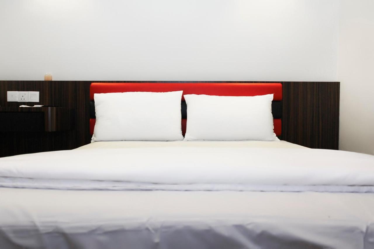 Oyo 90027 Happy Hotel Johor Bahru Exterior foto