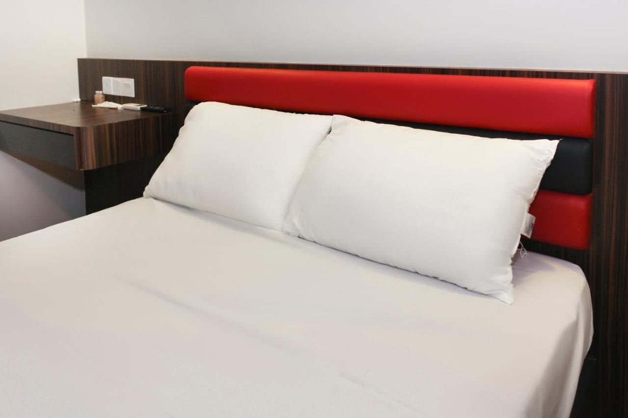 Oyo 90027 Happy Hotel Johor Bahru Exterior foto
