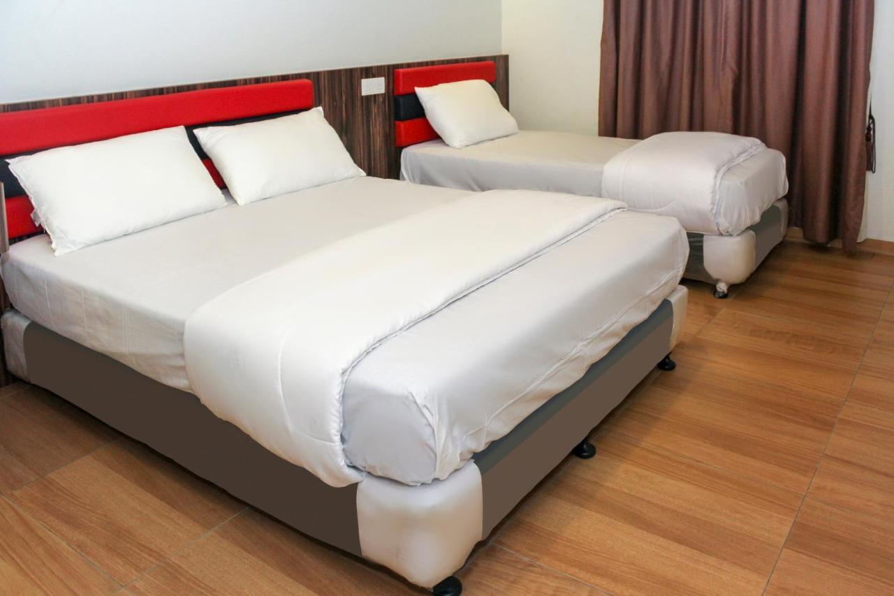 Oyo 90027 Happy Hotel Johor Bahru Exterior foto