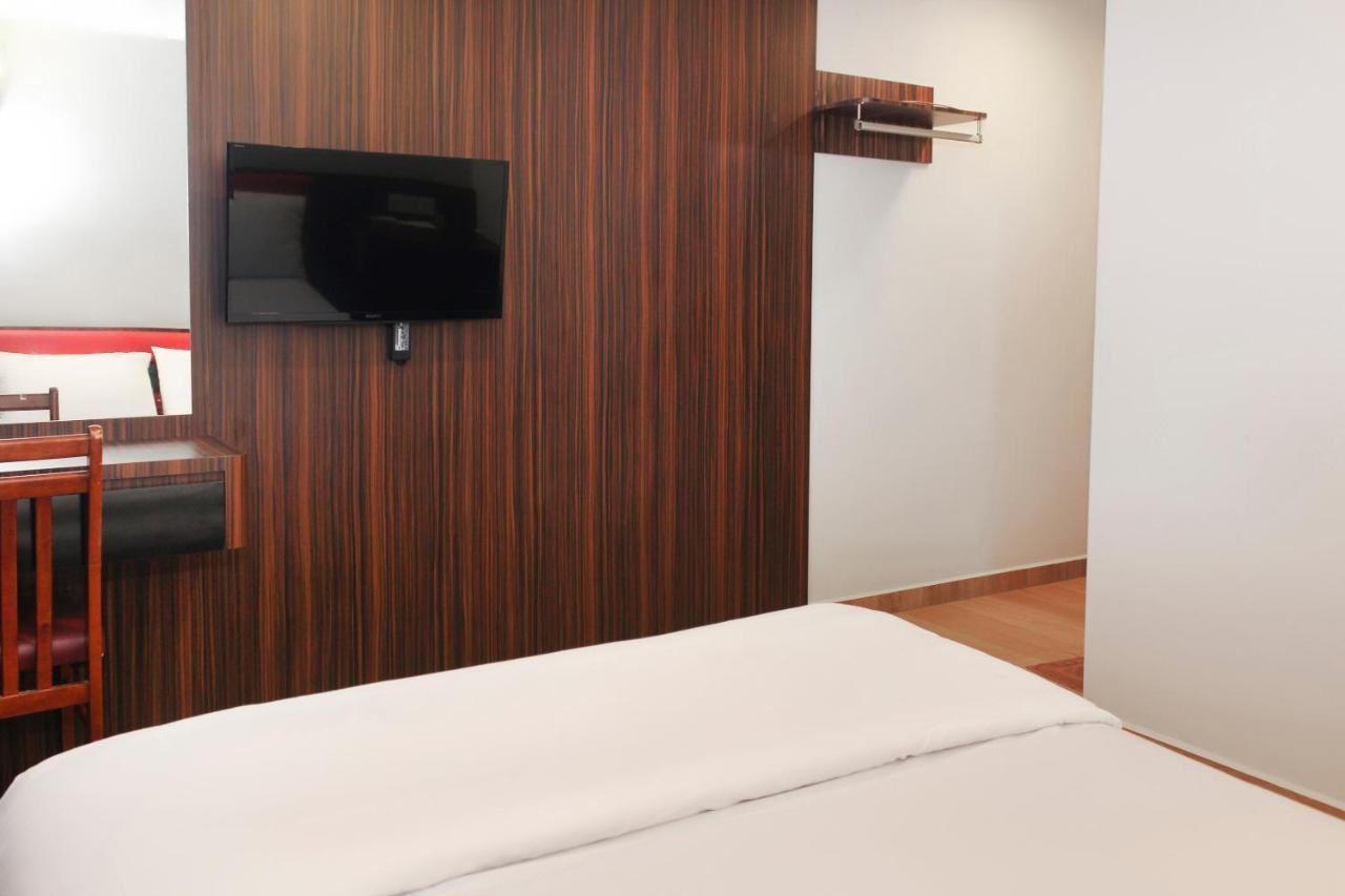 Oyo 90027 Happy Hotel Johor Bahru Exterior foto