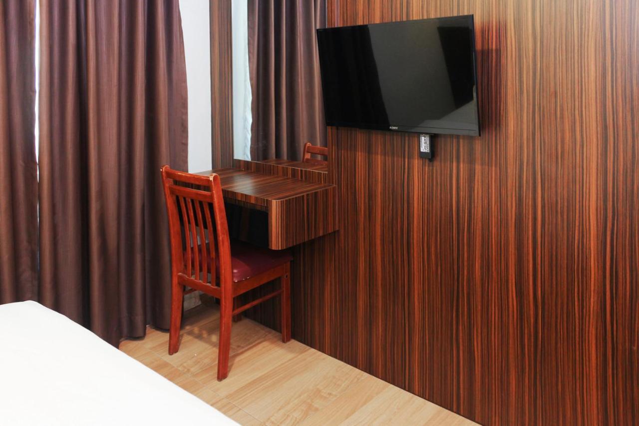 Oyo 90027 Happy Hotel Johor Bahru Exterior foto